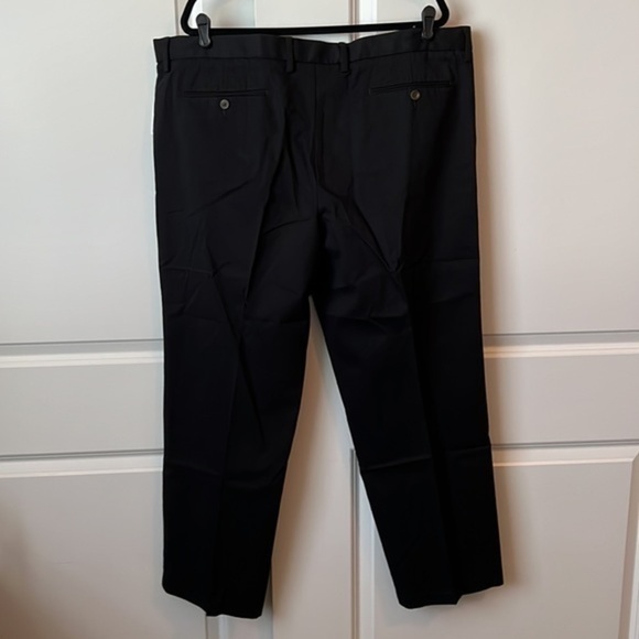 NWT Amazon Essentials Classic-Fit Wrinkle-Resistant Chino Men’s 42Wx30L Black - Picture 6 of 8